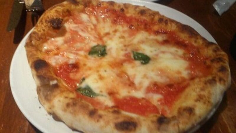 ピッツェリアファリーナのマルゲリータ