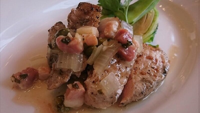 on A Table (オン ア ターブル)のポークの炭火焼