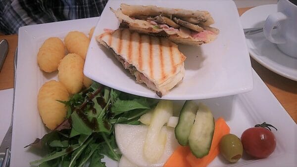 フラウアツコかやしな のサンドイッチ