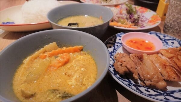 ガムランディーのランチ