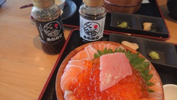 糸島食堂の醤油とごまだれ