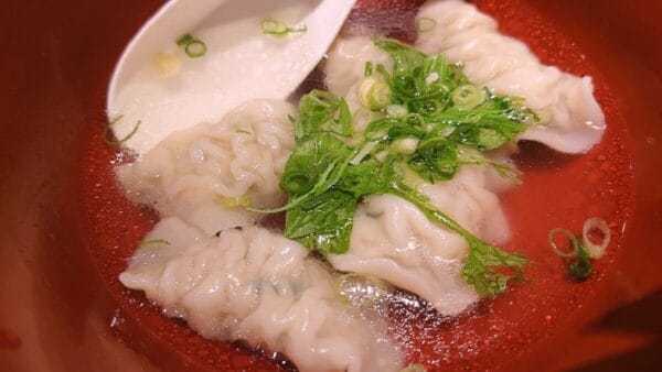 餃子のテムジンのスープ餃子