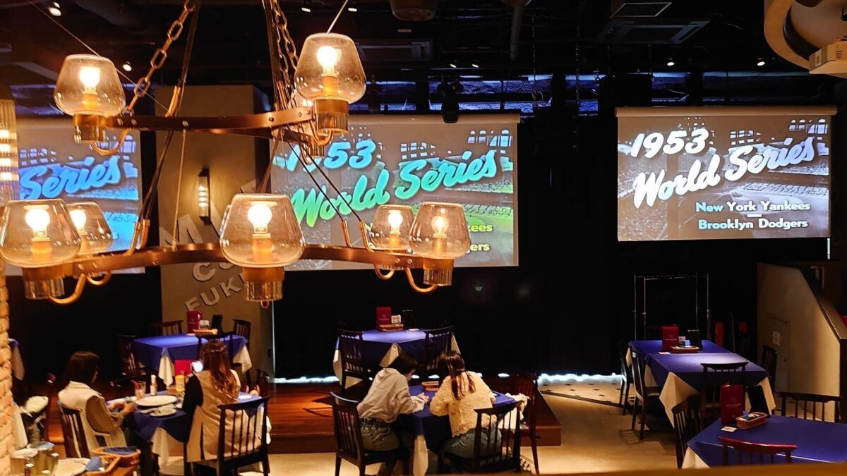 MLB cafe FUKUOKA の店内