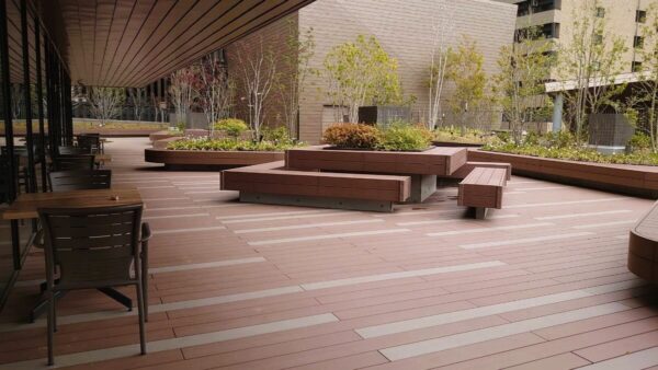 カフェオットー プラリバ CAFEE OTTO ROOF TOP GARDEN のテラス席