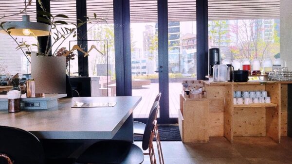 カフェオットー プラリバ CAFEE OTTO ROOF TOP GARDEN の店内