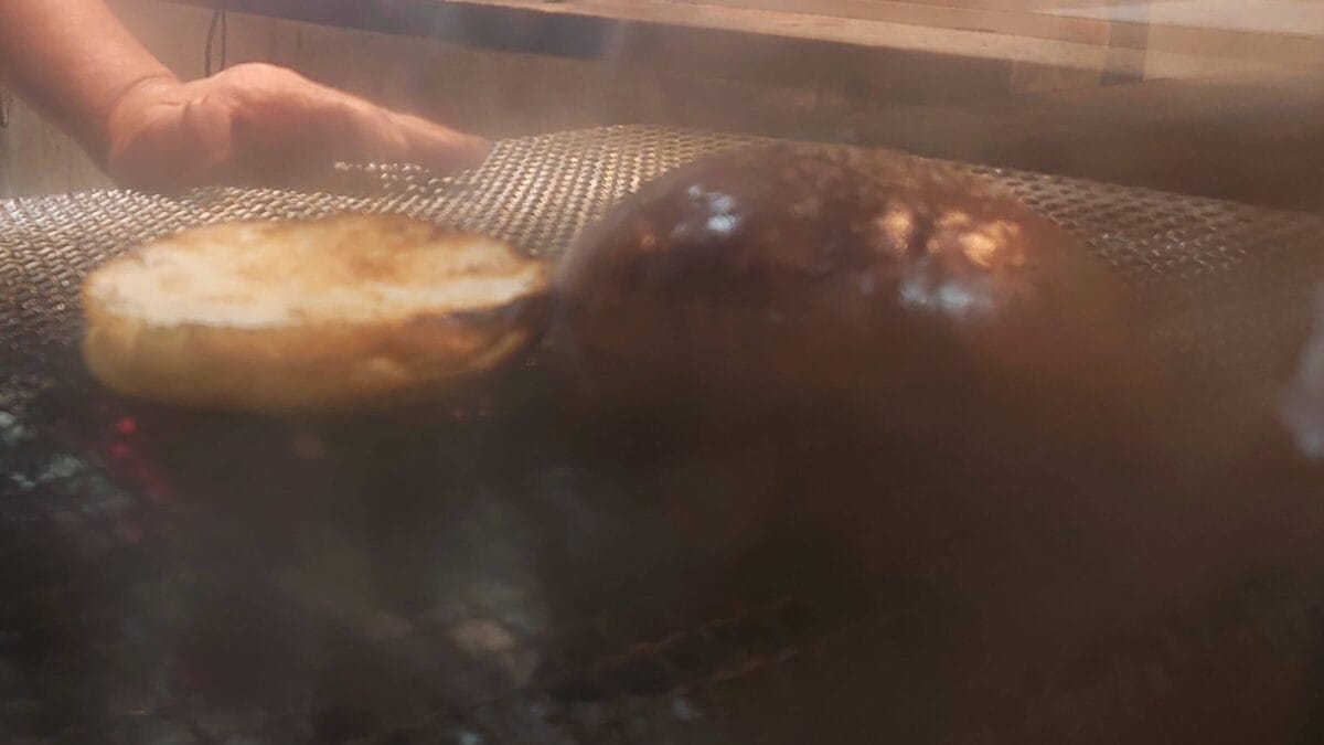 フリスコ (FRISCO)バーガーは炭火焼