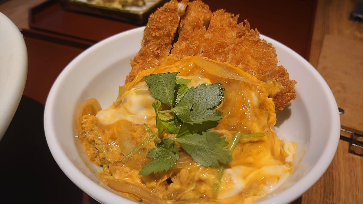 博多うどん忠兵衛のカツ丼