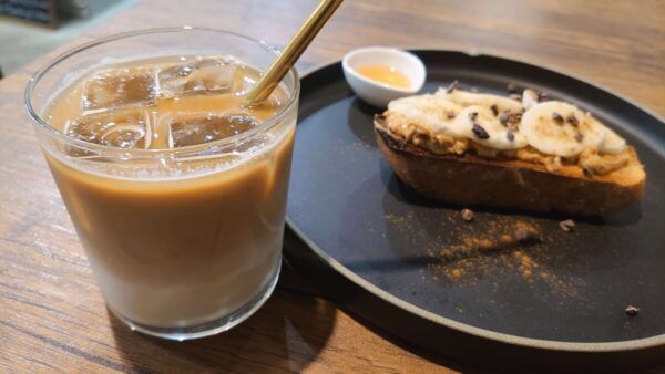 Sonu Sonuのモーニング カフェラテ(ヴィーガン)