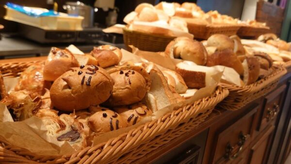 食べ放題のパン