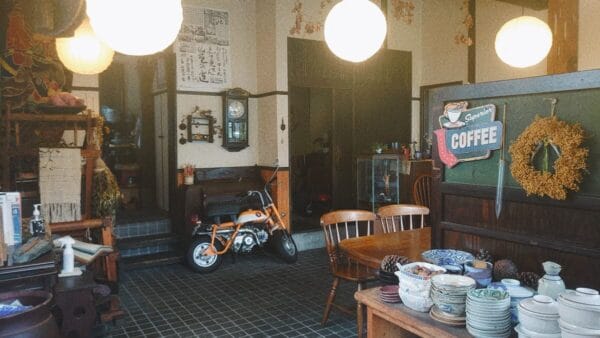 てんぷらところっけ いわせの店内