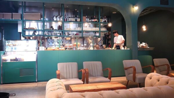 THE ALLDAY ORTOの店内