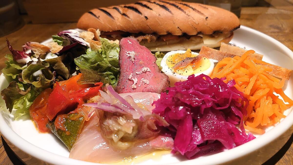 イナチカ 美味しいものいっぱいのサラダランチ o/sio FUKUOKA