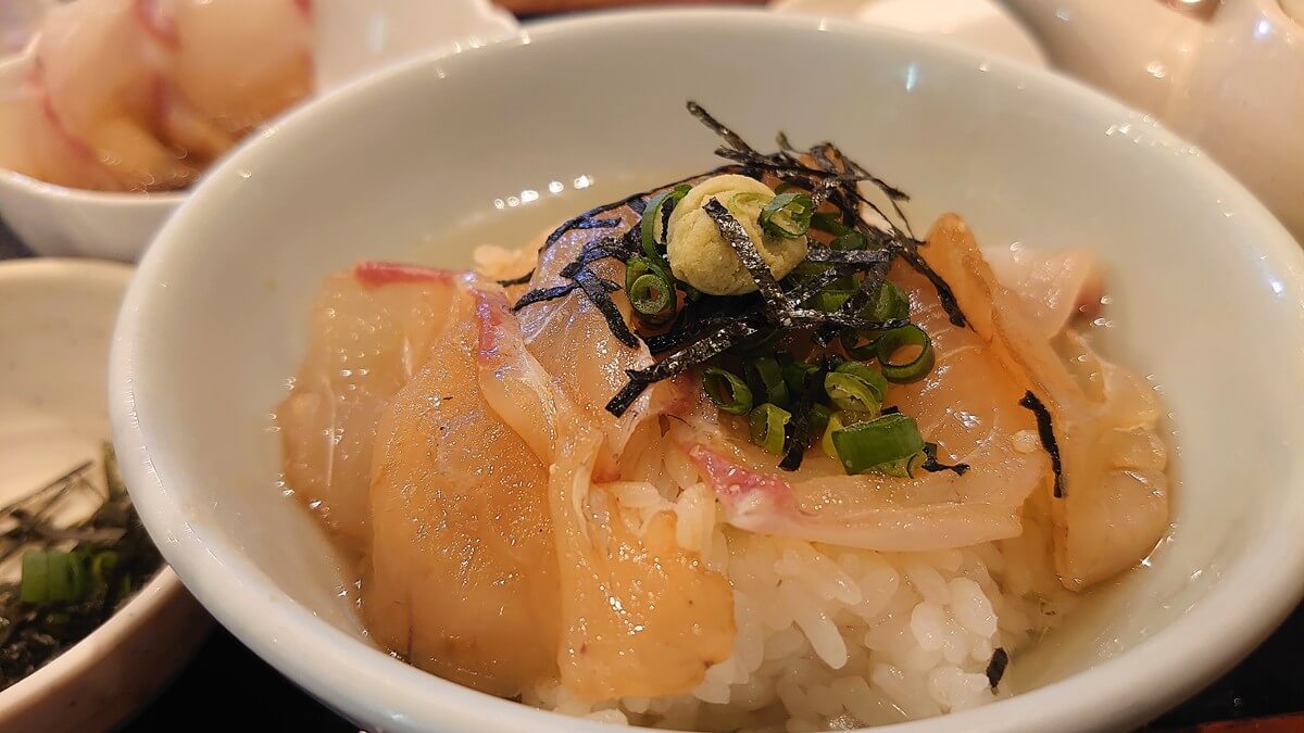 博多豊一長浜食堂の鯛茶漬け